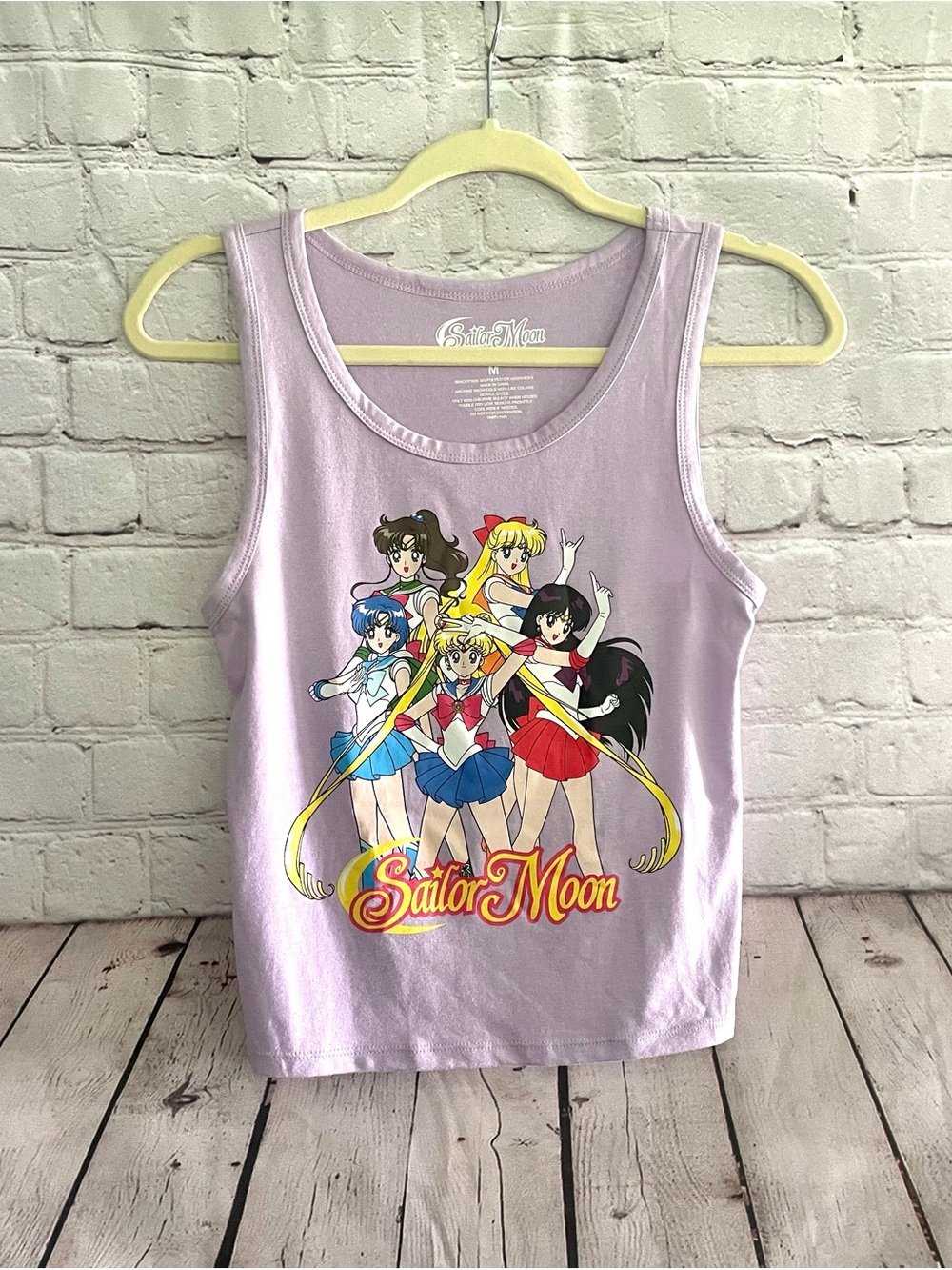 Sailor Moon Size Medium Graphic Tank Top Anime Cartoon Stretch EUC Runs Small